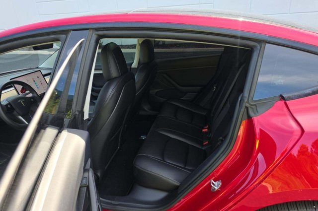Used 2021  Tesla Long Range image 13