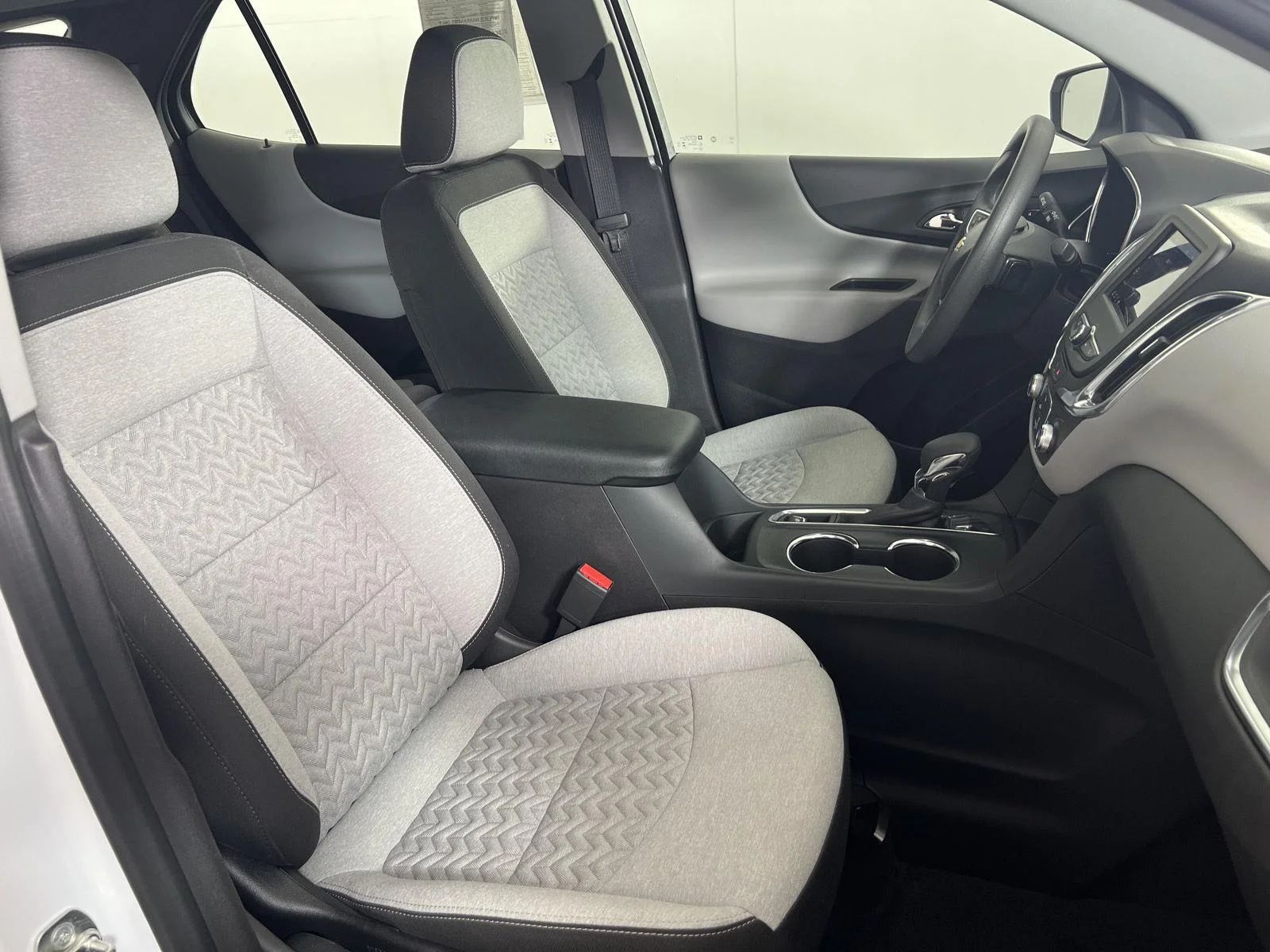 Used 2024 Summit White Chevrolet LS image 21