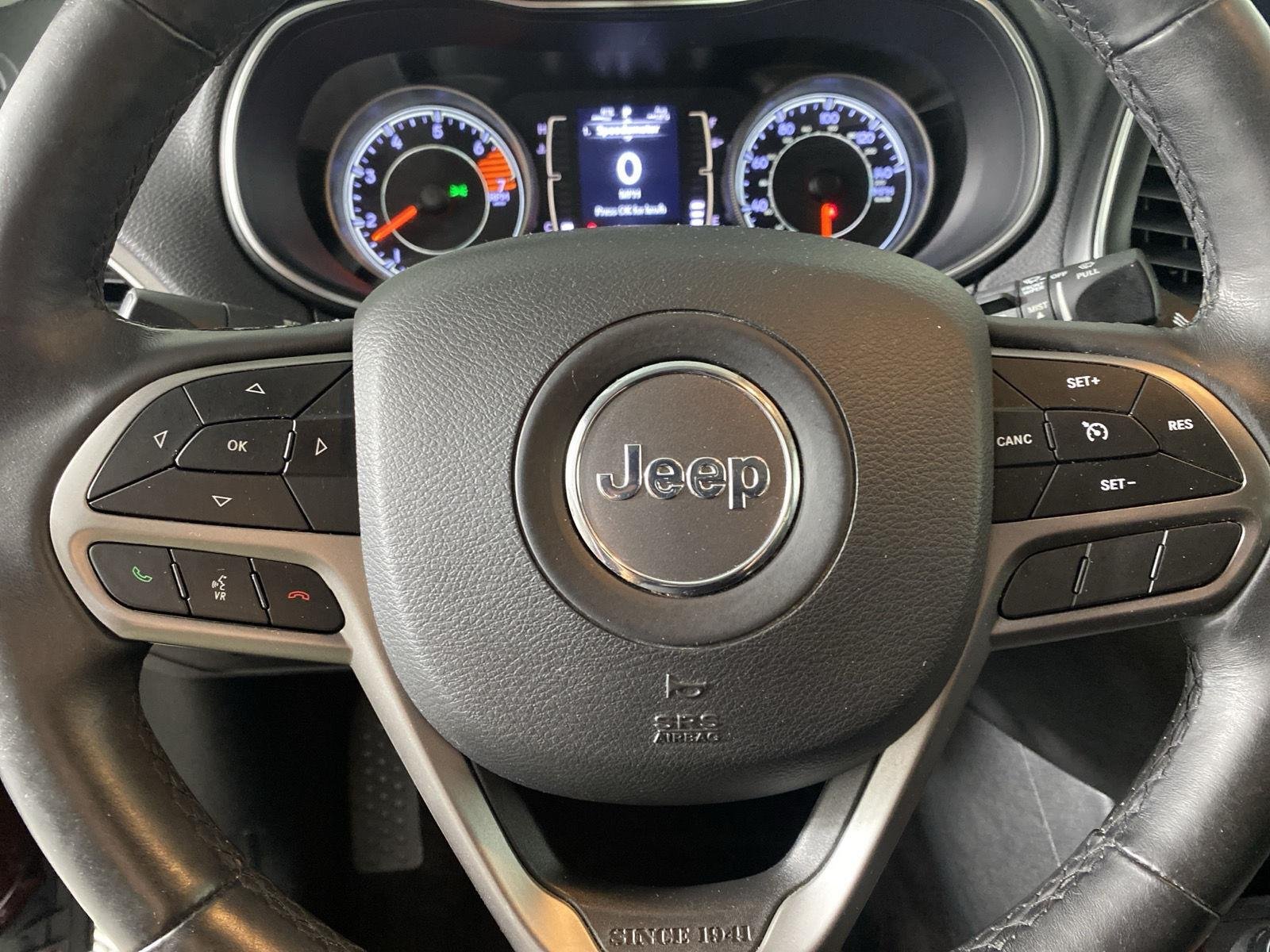 Used 2019 Velvet Red Pearlcoat Jeep Latitude Plus image 17