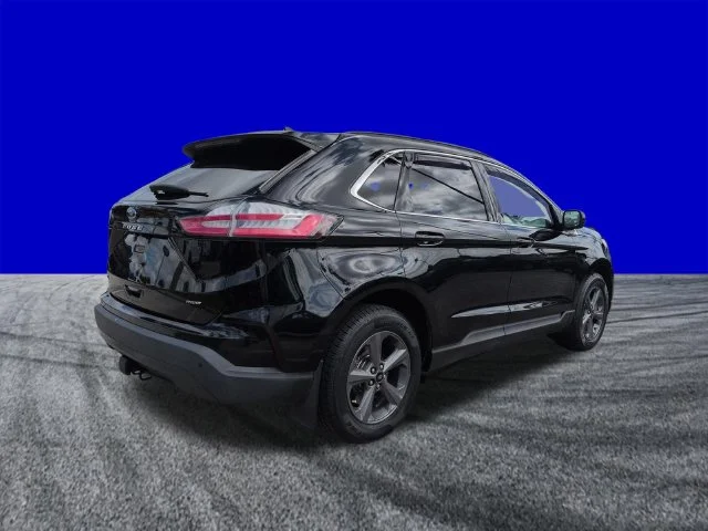 Certified Used 2022 Black Ford SEL image 4