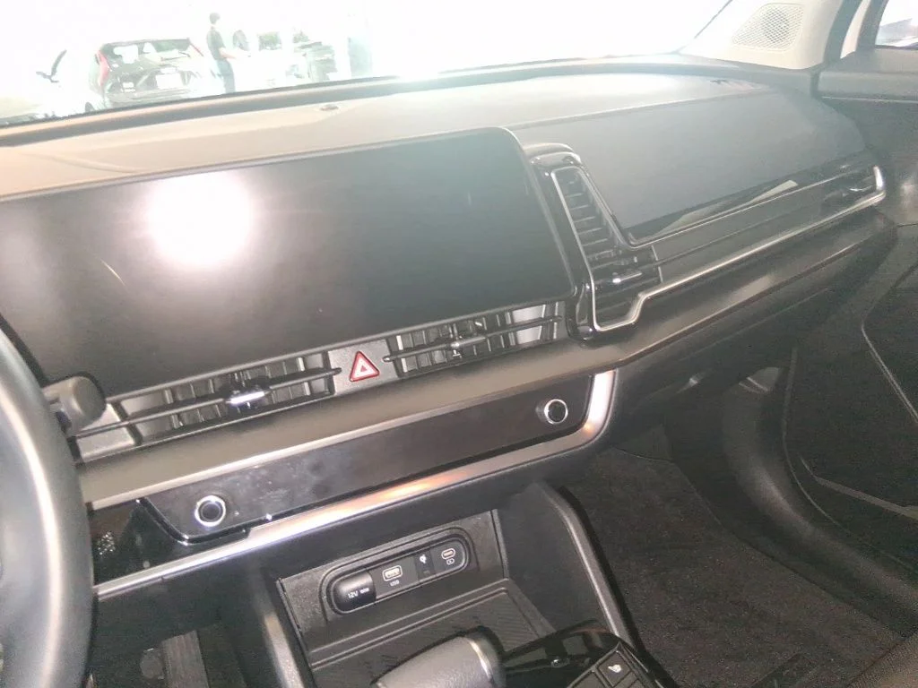 Used 2024 White Kia EX image 11