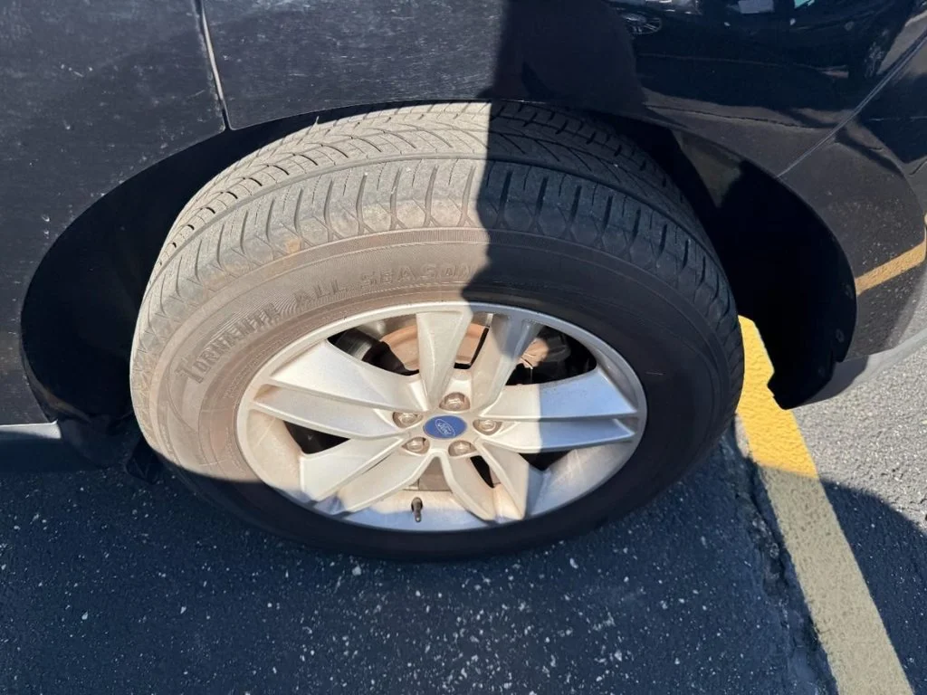 Used 2018 Shadow Black Ford SEL image 10