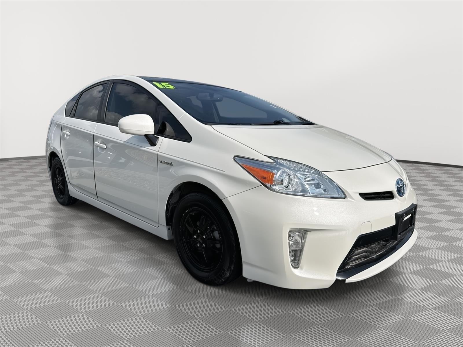 2015 Toyota Prius Four's photo