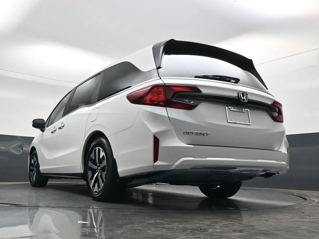 New 2026 Platinum White Pearl Honda EX-L image 32