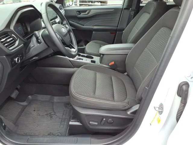 Used 2023 White Ford Active image 17