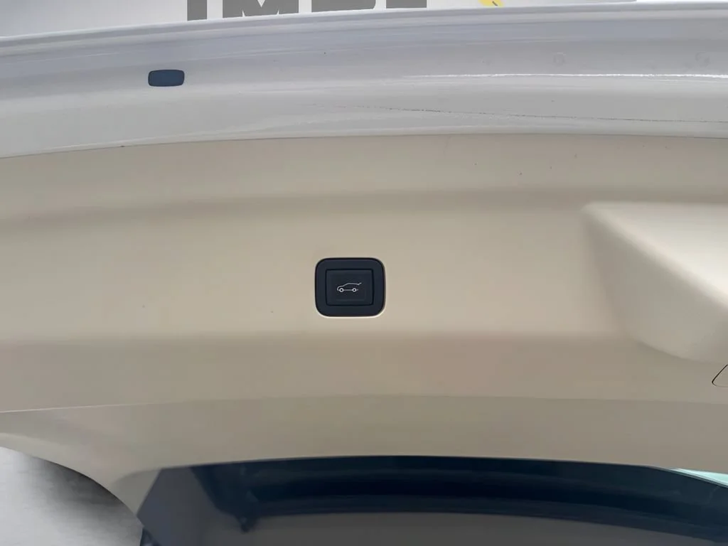 Used 2023 Crystal White Tricoat Cadillac Sport Platinum image 38