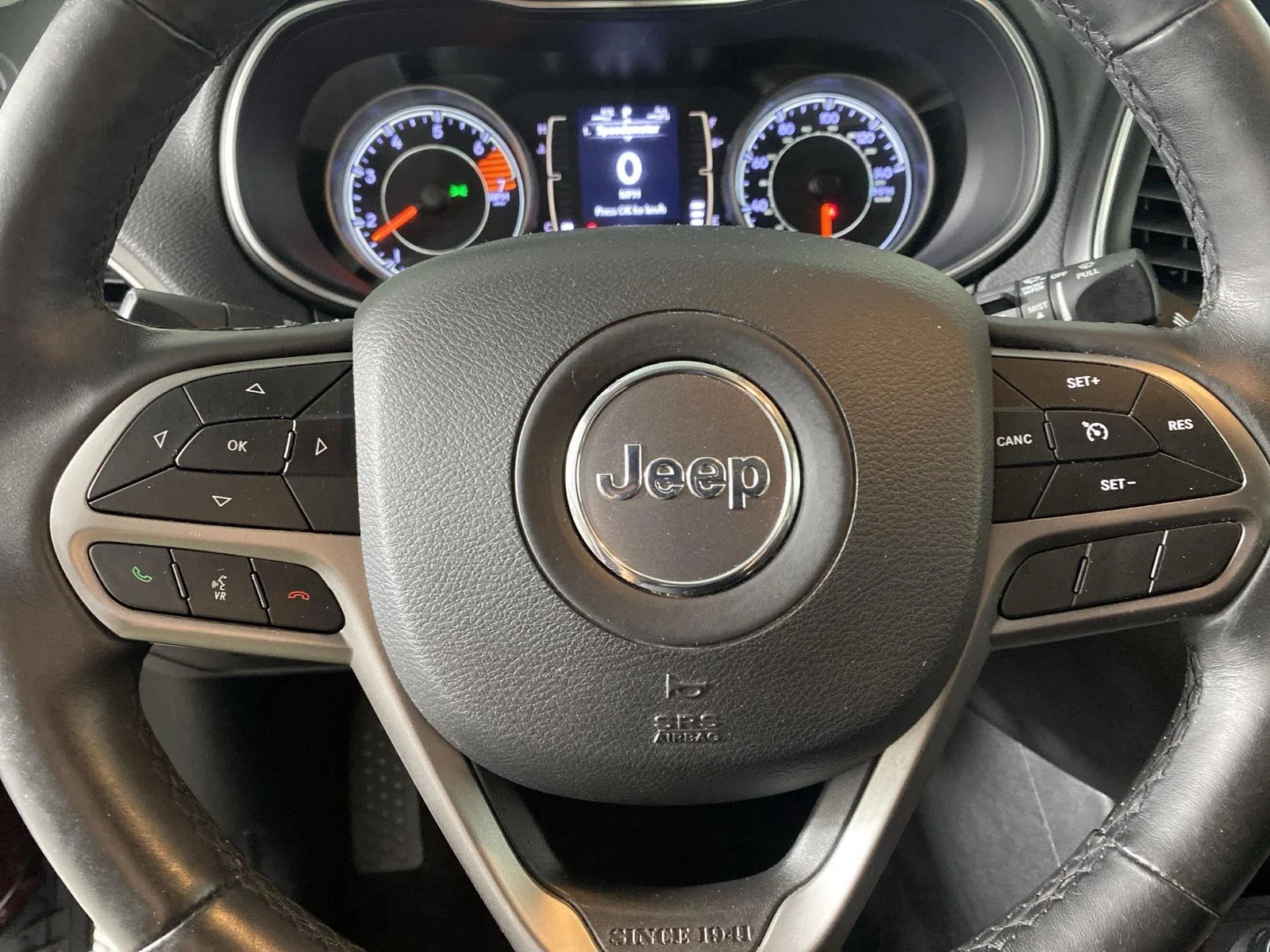 Used 2019 Velvet Red Pearlcoat Jeep Latitude Plus image 17