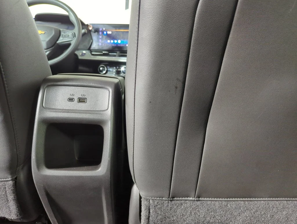 Used 2025 Summit White Chevrolet LT image 30