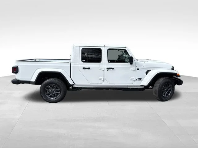 New 2026 Bright White Clear-Coat Exterior Paint Jeep Sport S image 8