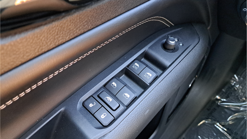 Used 2022 Silver Jeep Limited image 24