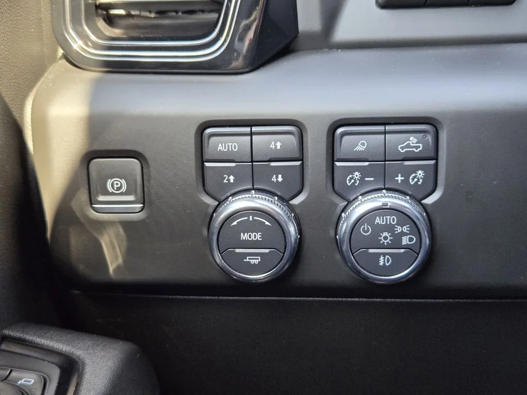 2024 GMC Sierra 2500HD AT4 - Photo 25