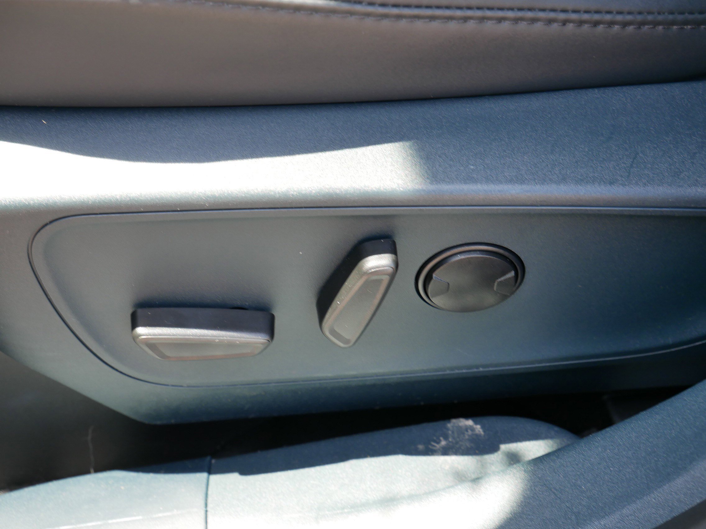 Used 2025 Gray Ford Lariat image 17