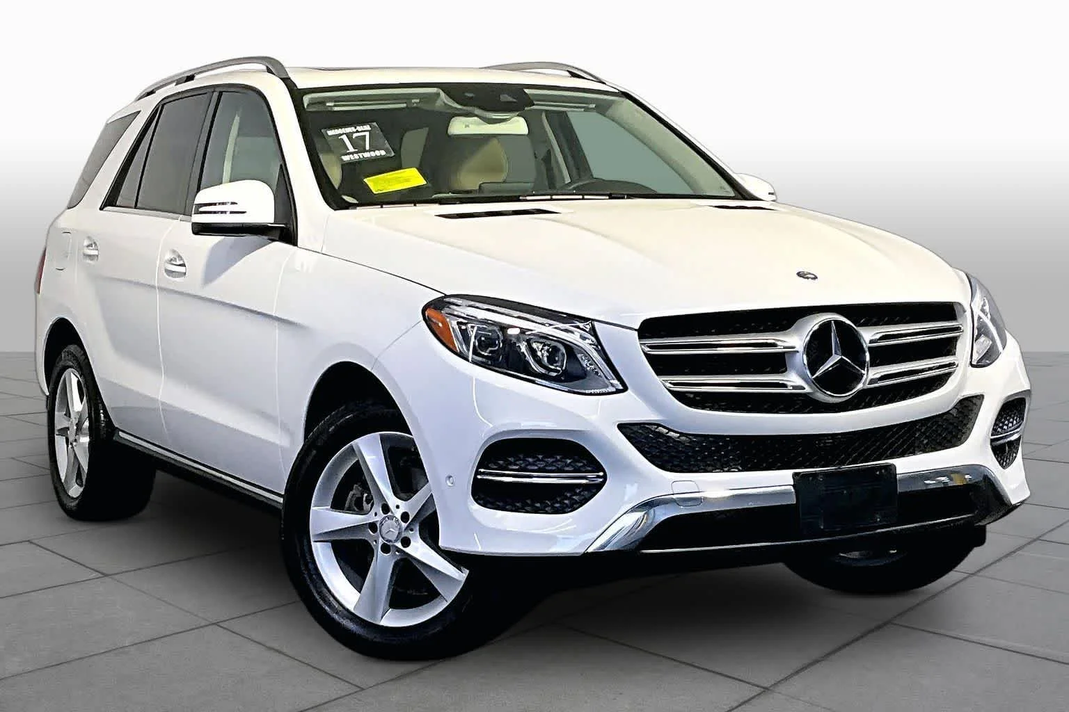 Used 2017 Polar White Mercedes-Benz GLE 350 image 3