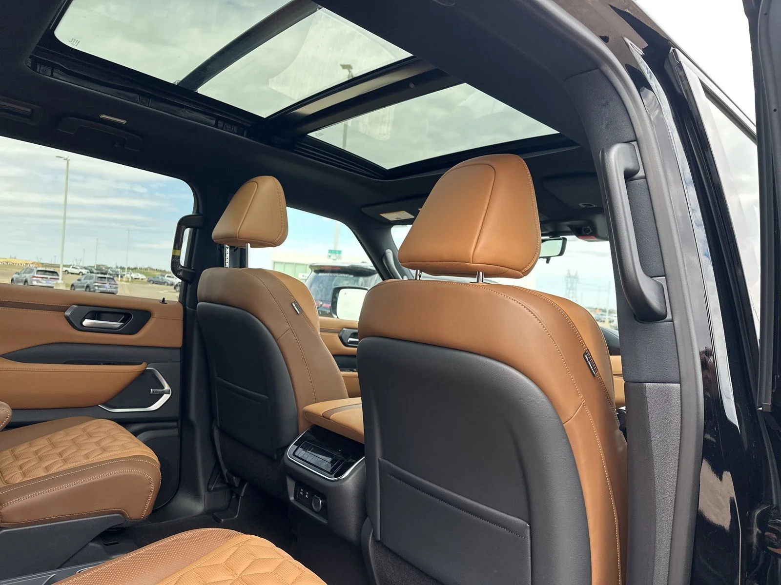 New 2026 Super Black Nissan Platinum Reserve image 34