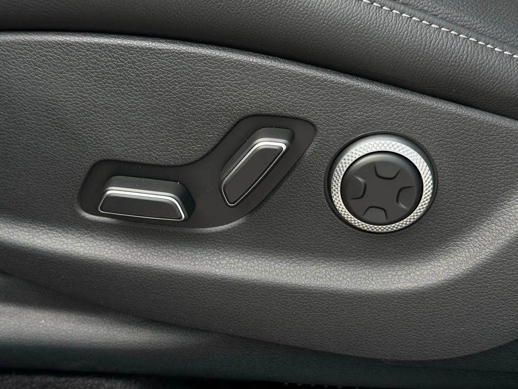 2025 GENESIS GV80 Standard - Photo 26
