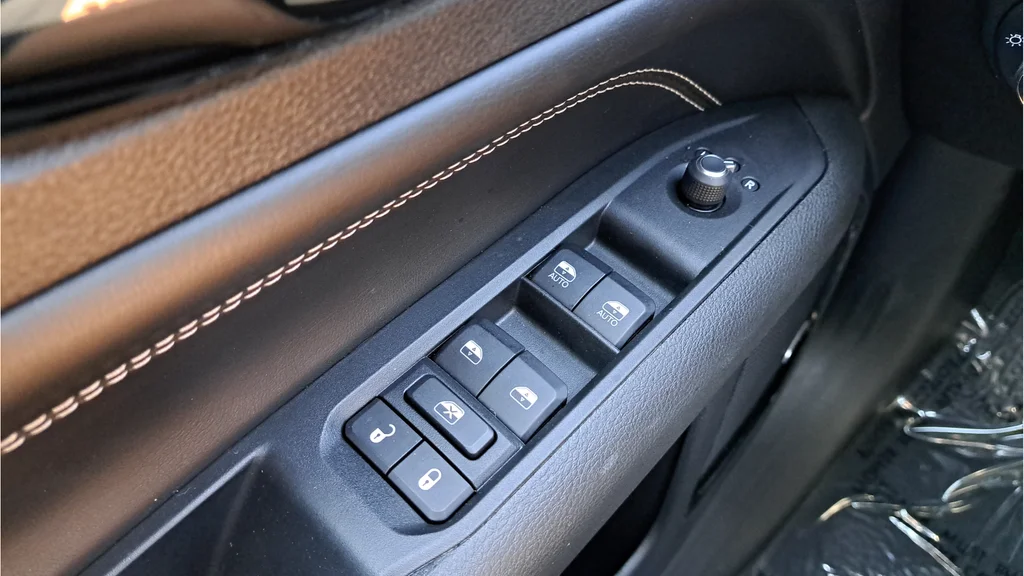 Used 2022 Silver Jeep Limited image 24