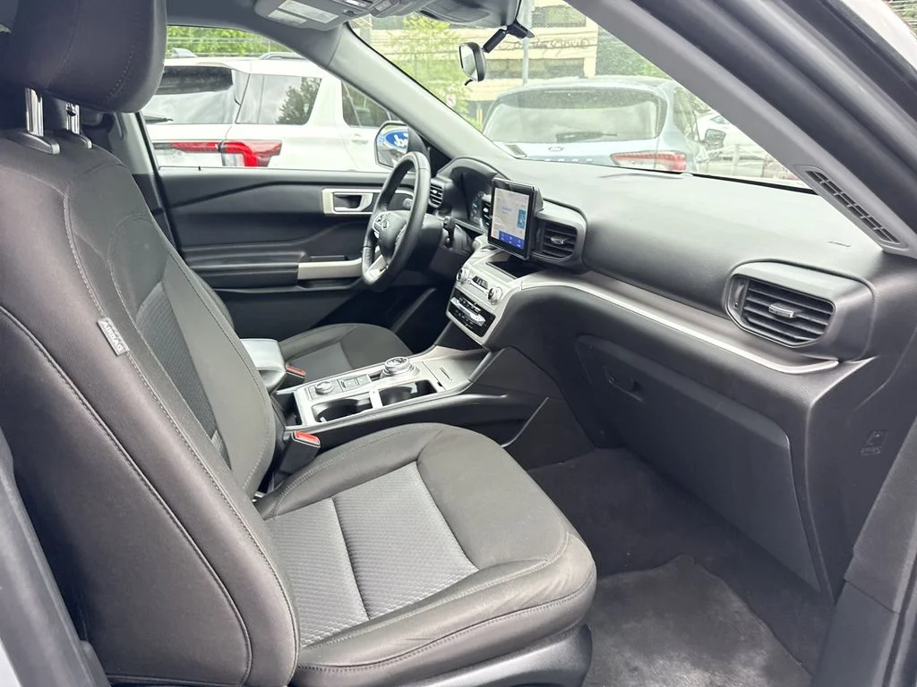 Used 2023 Silver Metallic Ford XLT image 25