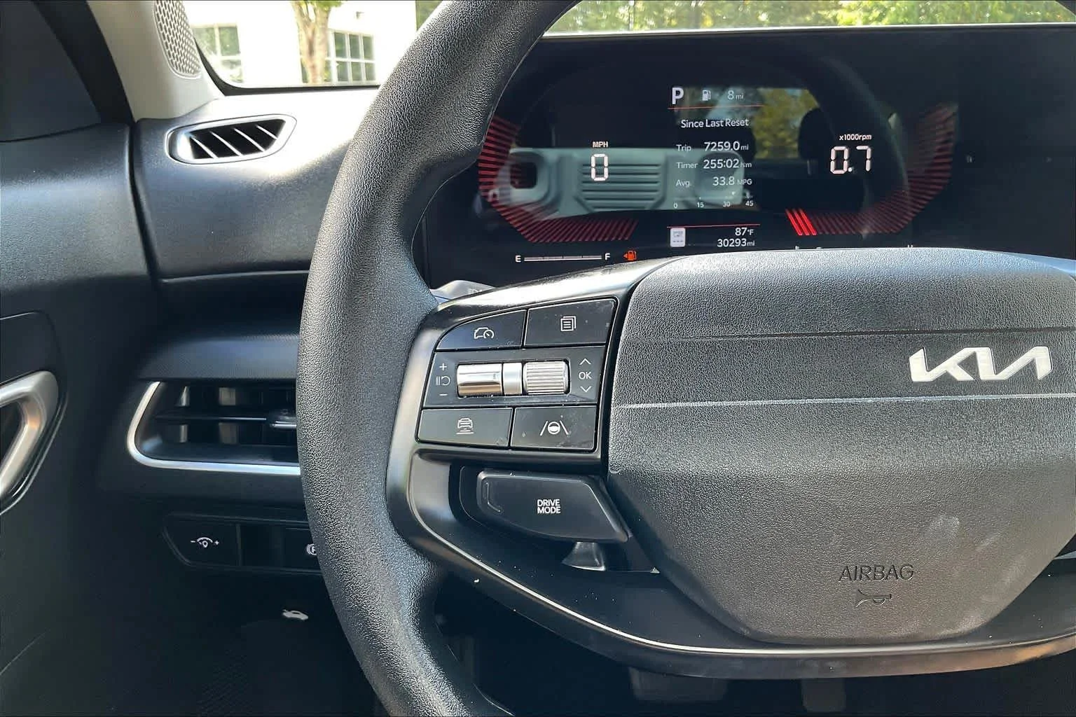 2025 Kia K4 LXS - Photo 23