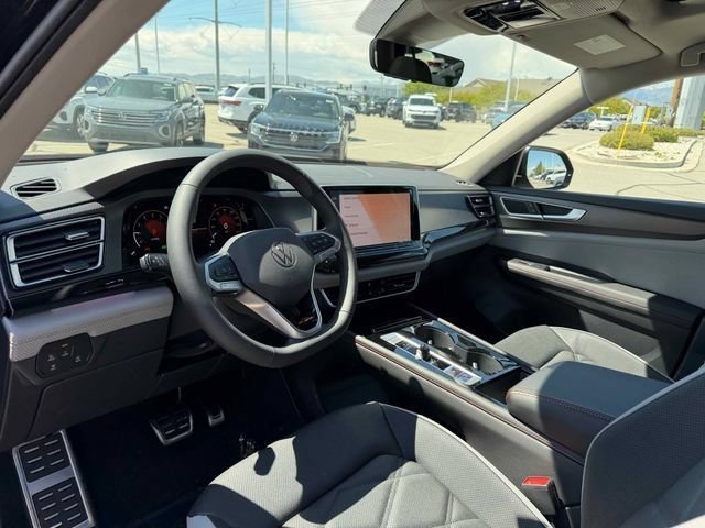 New 2026 Deep Black Volkswagen 2.0T Peak Edition image 3