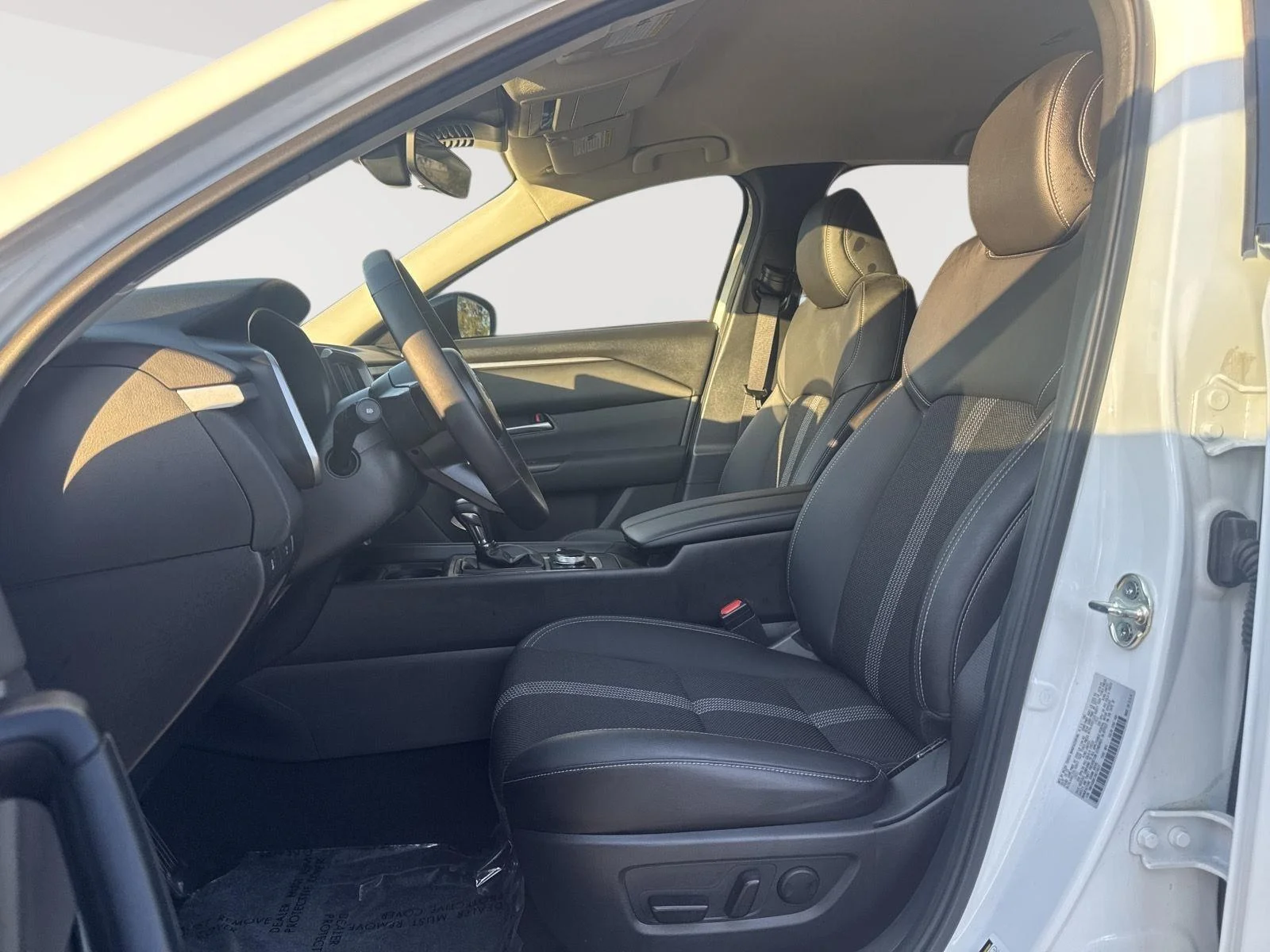 Used 2025 White Mazda 2.5 S Preferred Package image 8