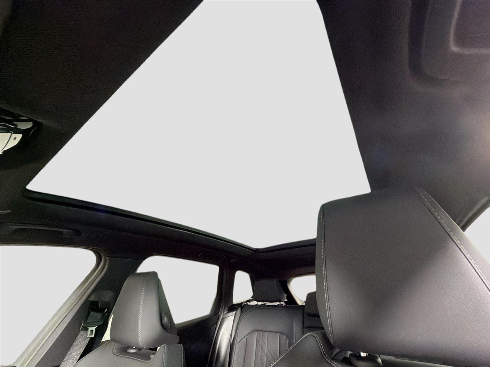 Used 2026 Skyscraper Grey Metallic BMW 30 xDrive image 20