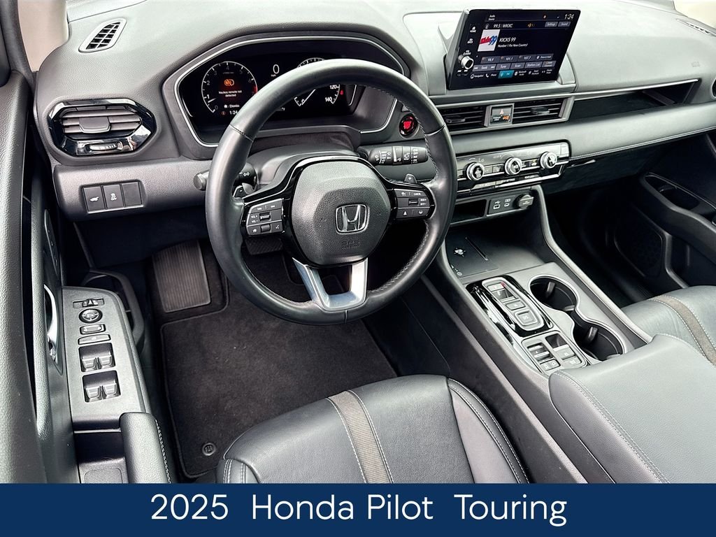 Used 2025  Honda Touring image 24