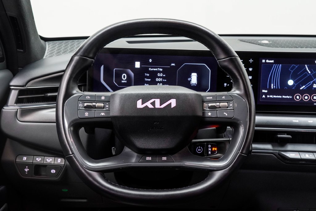 Used 2024 White Kia GT-Line image 23