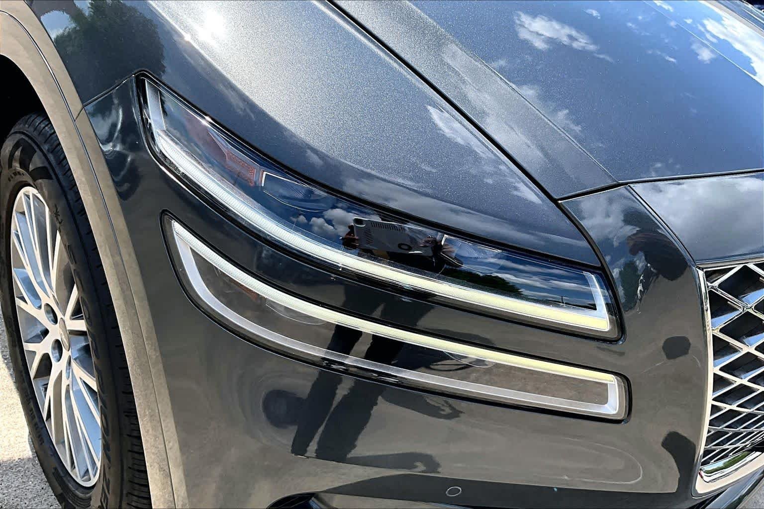 Used 2022 Himalayan Gray Genesis  image 26