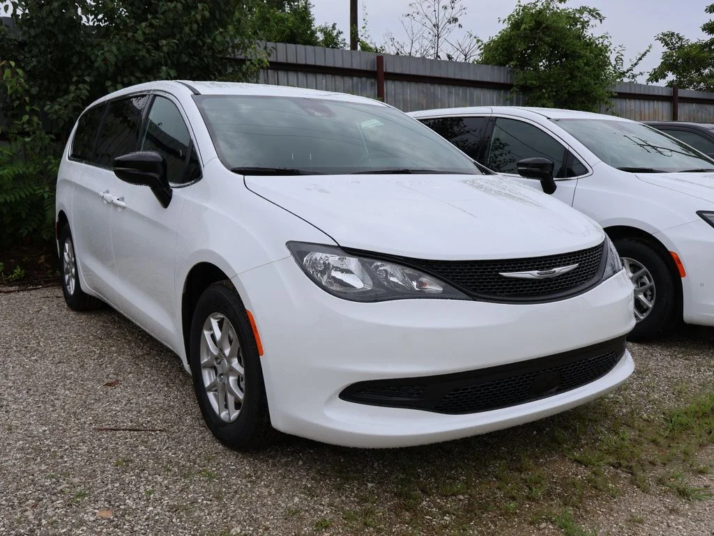 New 2027 Bright White Clear-Coat Exterior Paint Chrysler LX image 22