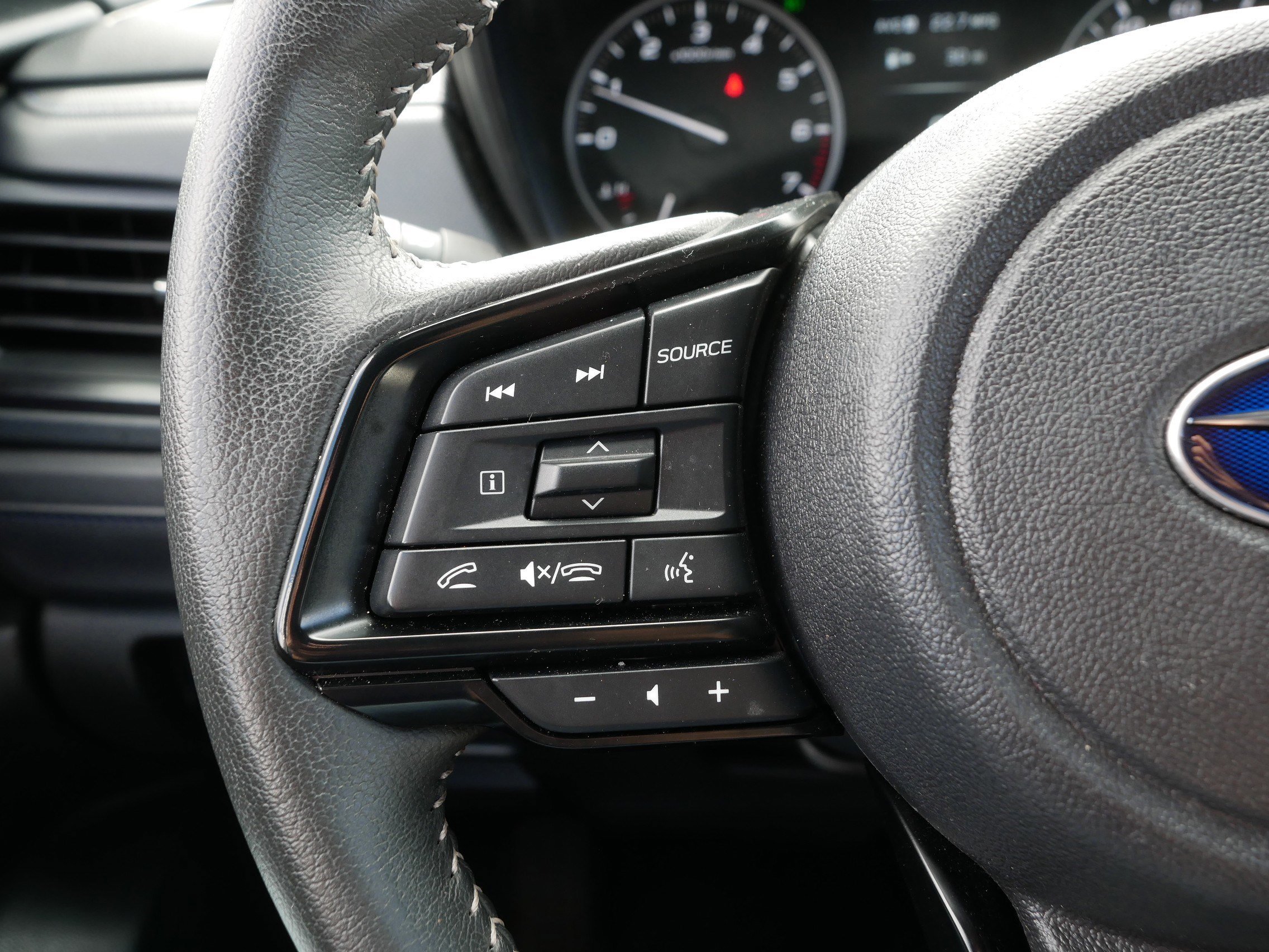 Used 2025 Magnetite Gray Metallic Subaru Premium image 31