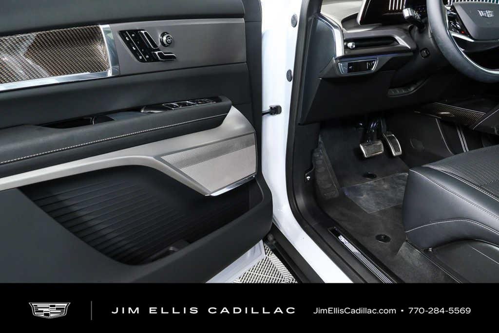 2026 Cadillac VISTIQ Luxury - Photo 6