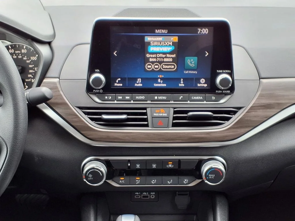 New 2026 Silver Nissan 2.5 SV image 14