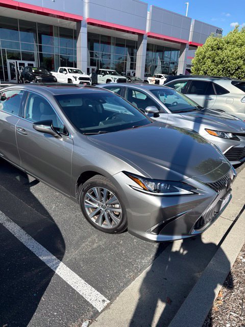 2021 Lexus ES