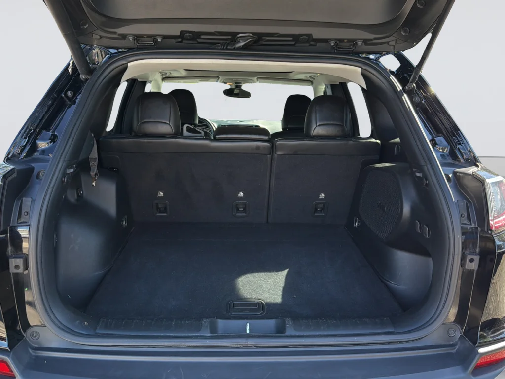 Used 2019 Black Jeep Limited image 19