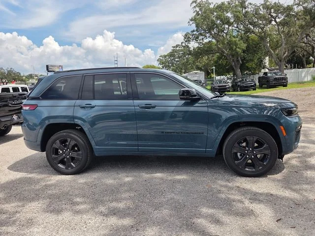 New 2027 Steel Blue Paint Jeep Limited Reserve image 9