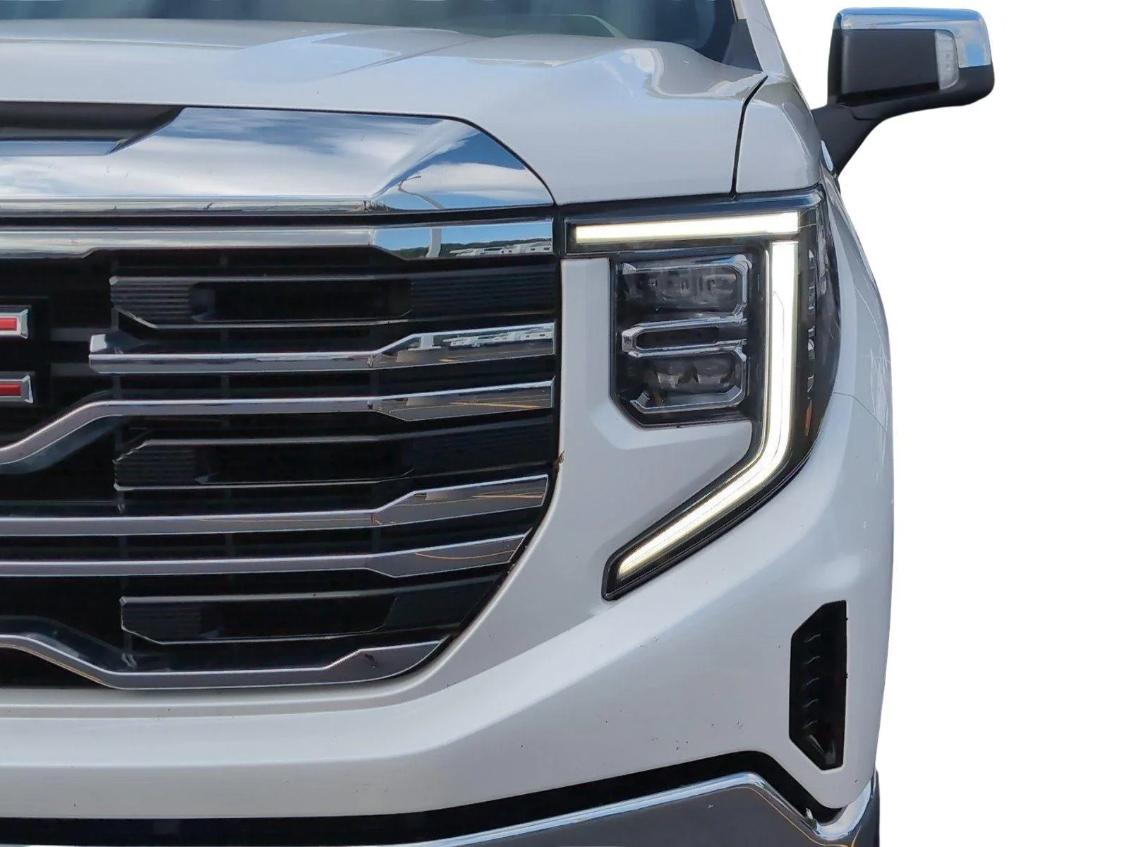Used 2022 White Frost Tricoat GMC SLT image 10