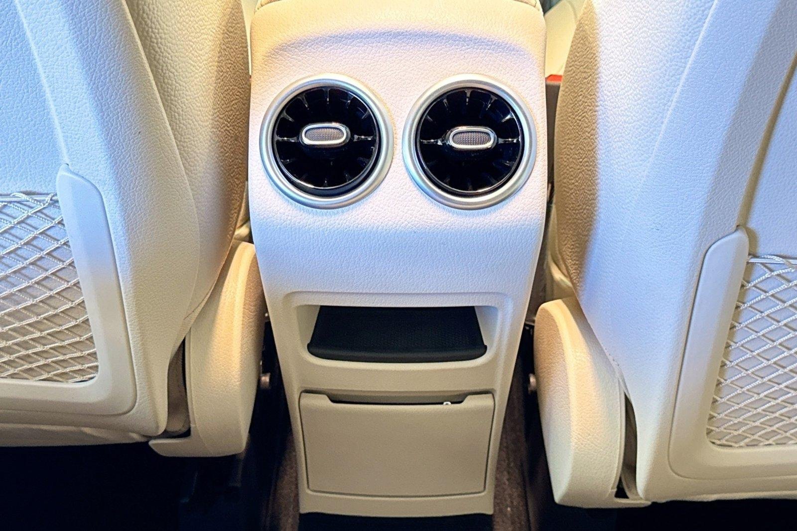 New 2026 Polar White Mercedes-Benz GLB 250 image 23