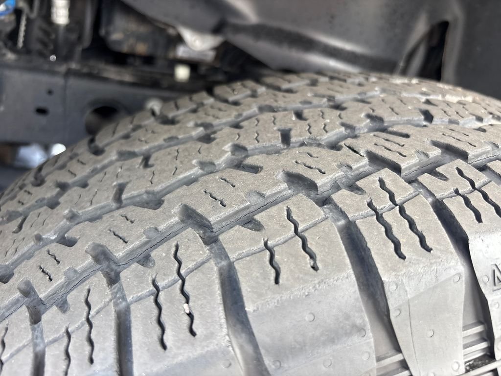 Used 2024 Blue Jeep Sport S image 31