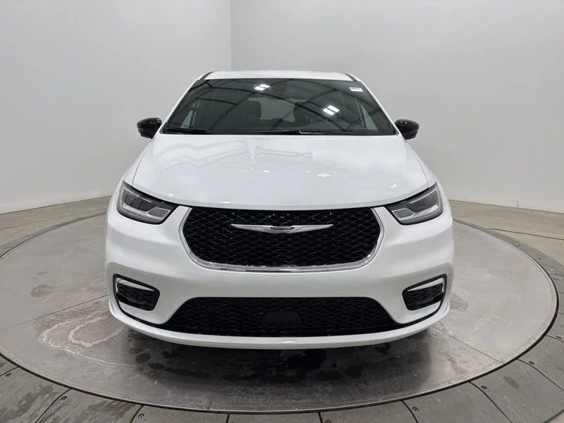 2026 Chrysler Pacifica Select - Photo 2