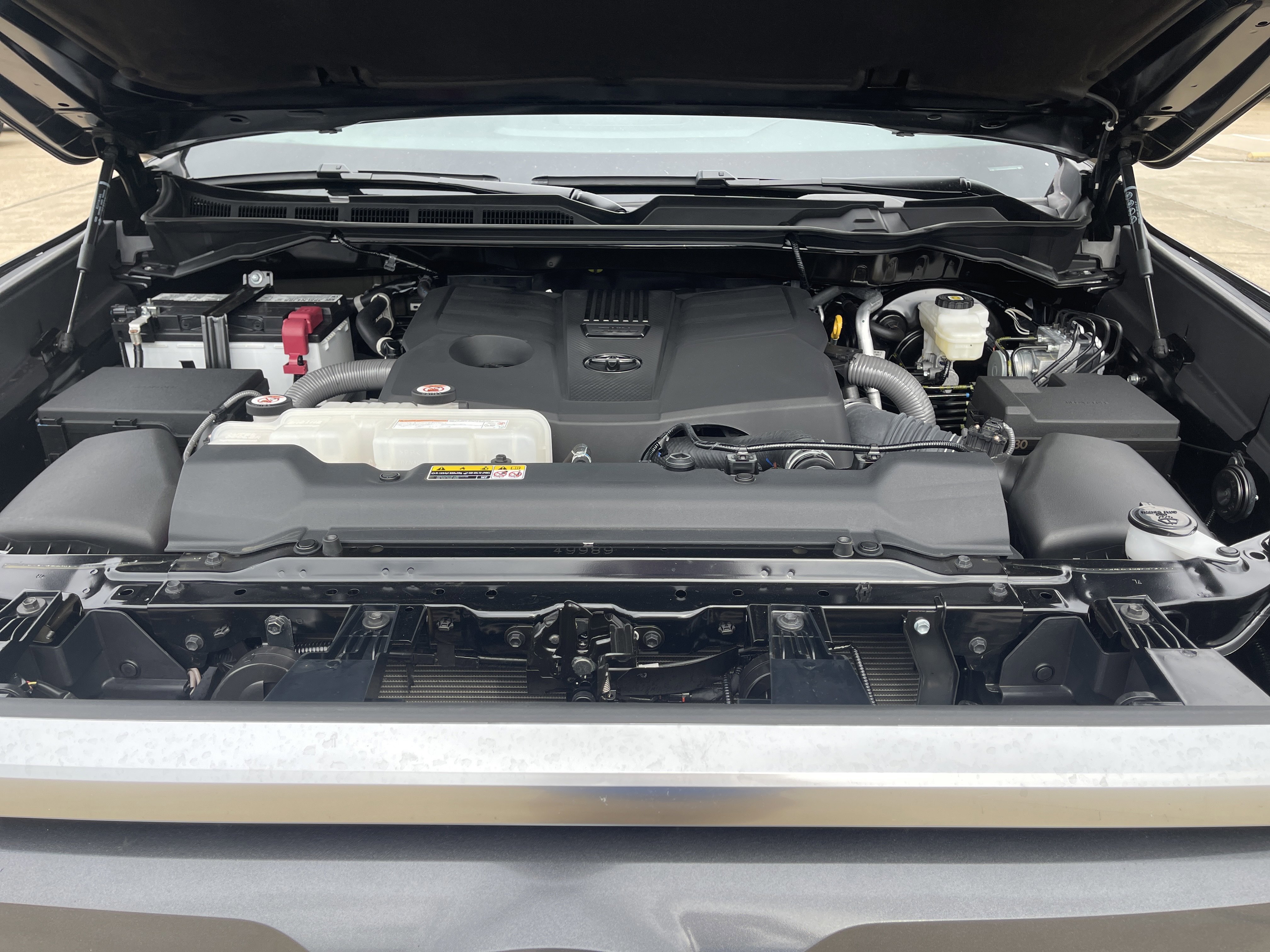 2024 Toyota Tundra Limited - Photo 8