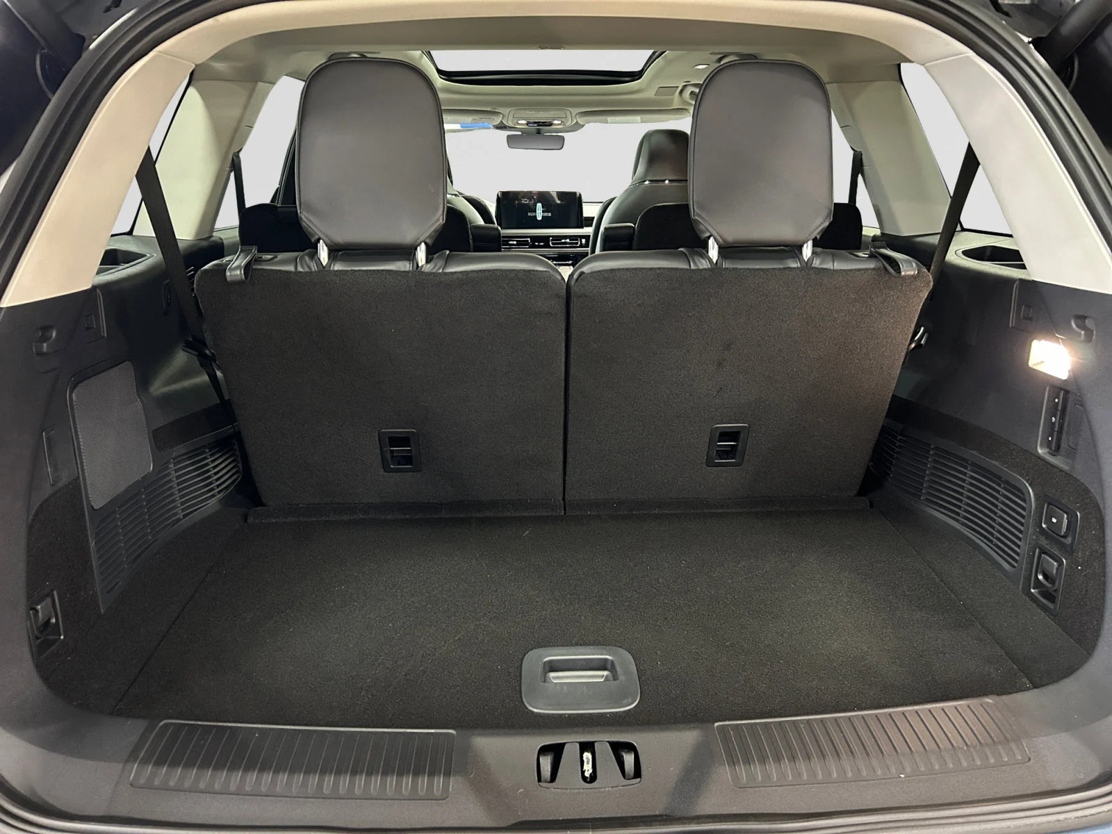 New 2026 Whisper Blue Metallic Clearcoat Lincoln Reserve image 10