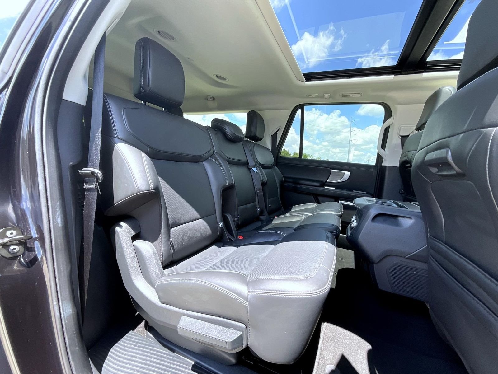 Used 2025 Black Ford Platinum image 22
