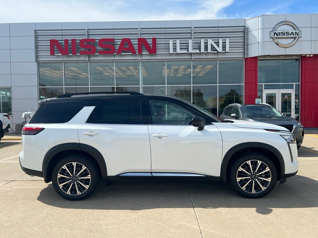 2026 Nissan Pathfinder Platinum 4WD's photo