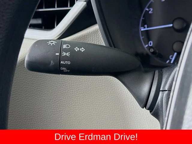 Used 2025 White Toyota LE image 14