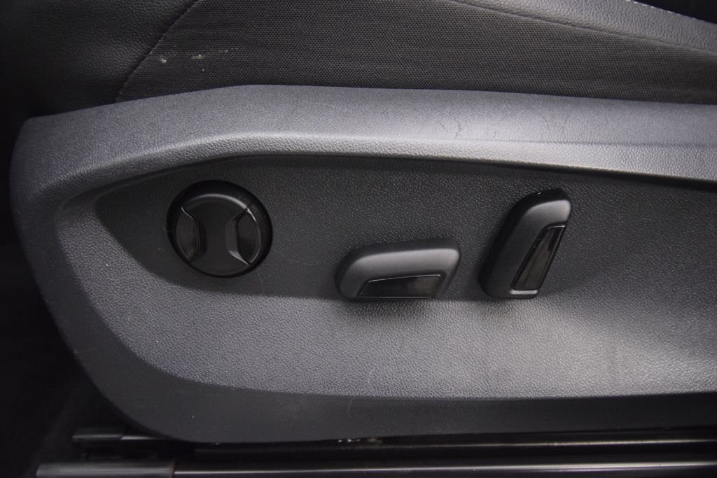 Used 2022 Pyrite Silver Metallic Volkswagen 2.0T SE R-Line Black image 28