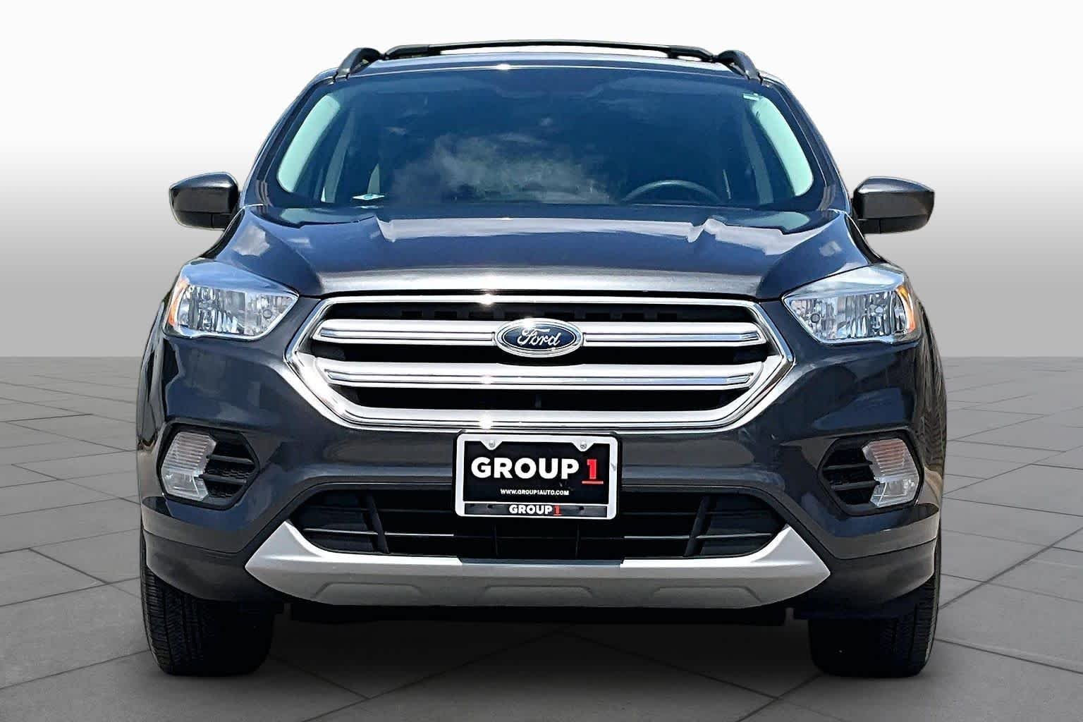 Used 2018 Magnetic Metallic Ford SE image 4