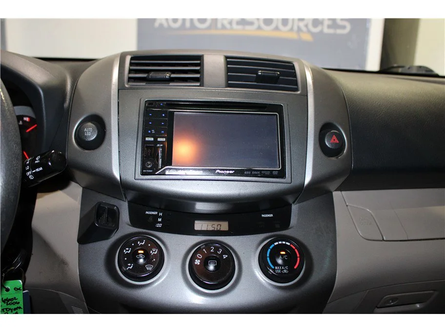 Used 2006 Green Toyota Base image 25