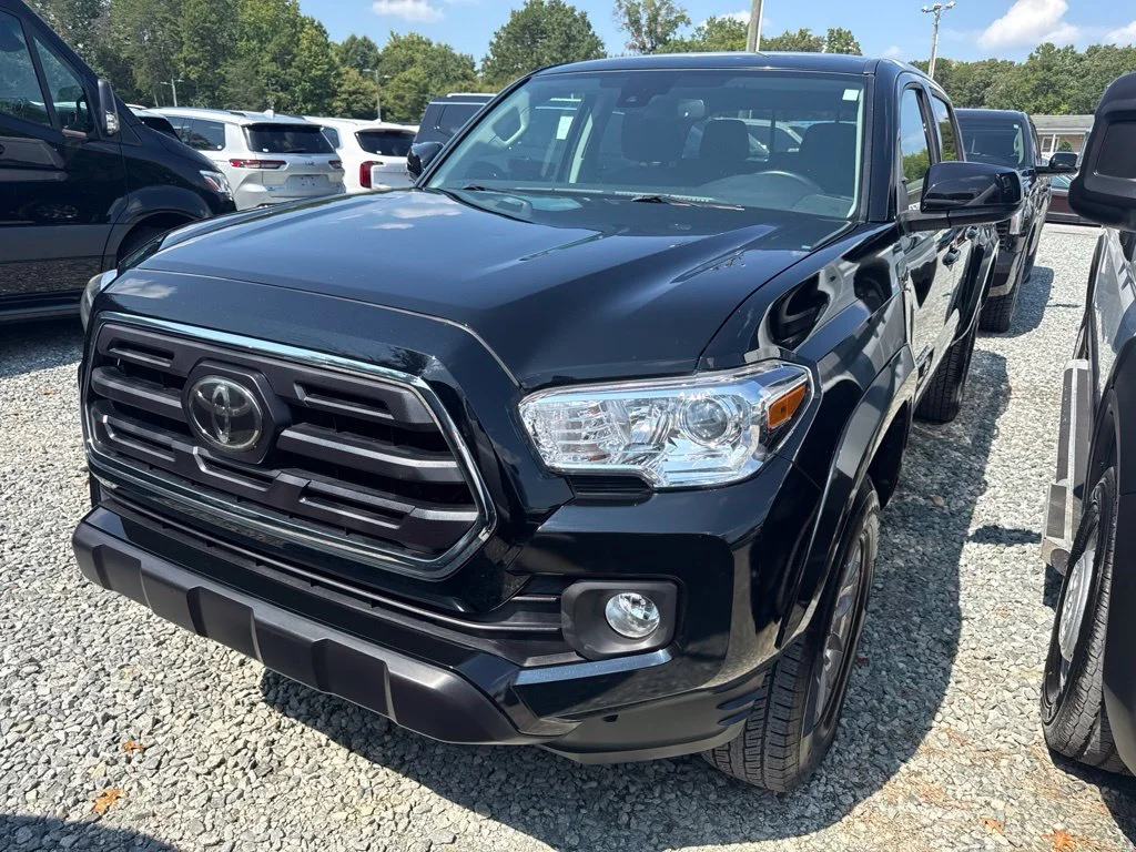Used 2019 Black Toyota SR5 image 1