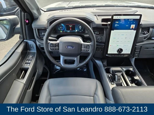 2025 Ford F-150 Lightning Flash - Photo 11