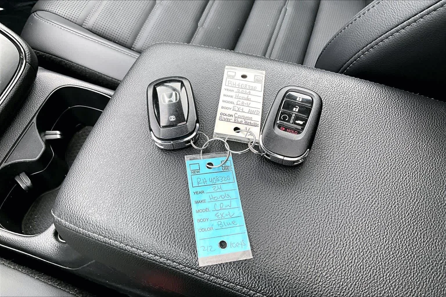 Used 2024 Canyon River Blue Metallic Honda EX-L image 15